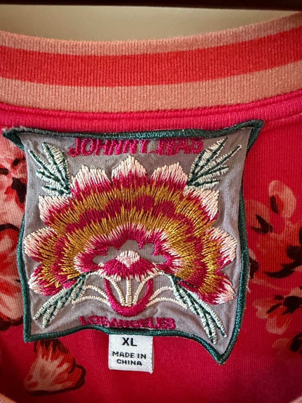 Johnny Was sz XL Bright Pink & Orange Floral V-Neck Tee w/ contrasting stripes. - Picture 8 of 9